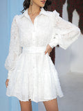Woochic mini-robe broderie anglaise boutonnage col chemise manches bishop doux cocktail