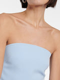 Woochic mini-robe moulante bustier plume mode cocktail