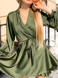 Woochic mini-robe trapèze satin avec ceinture v-cou manches longues doux cocktail