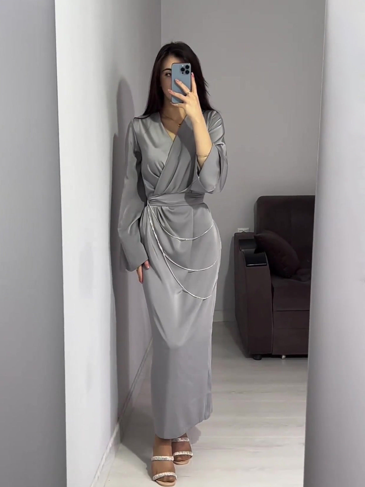 Woochic robe à manches longues col en V à lacets bordure métallisée gris S