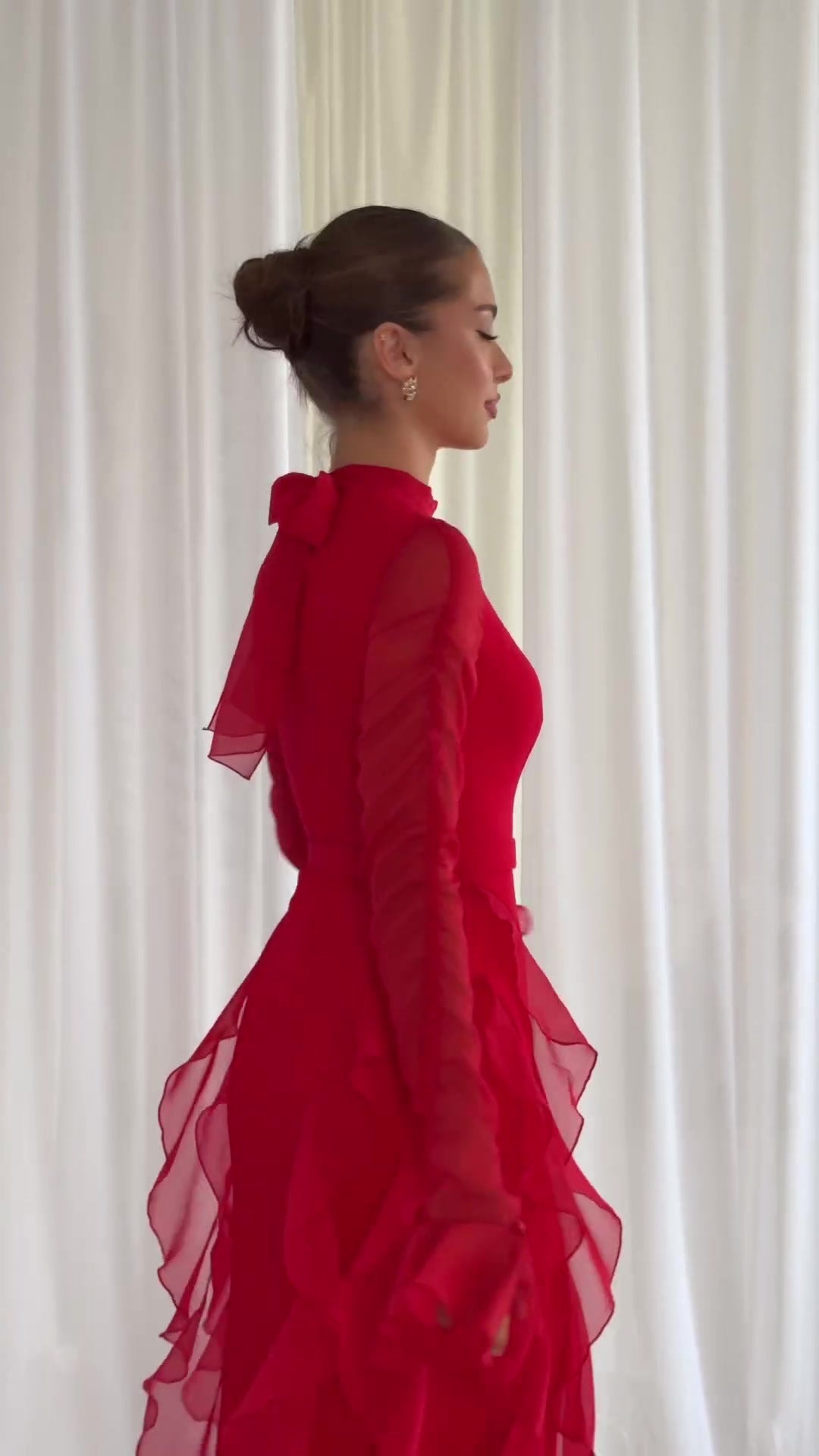 Woochic robe à manches longues évasées col mi-haut à volants