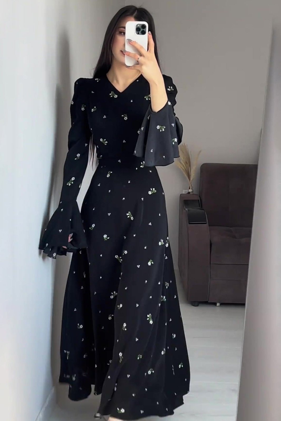 Woochic robe à manches longues motif floral col en V dentelle cintrée noir S