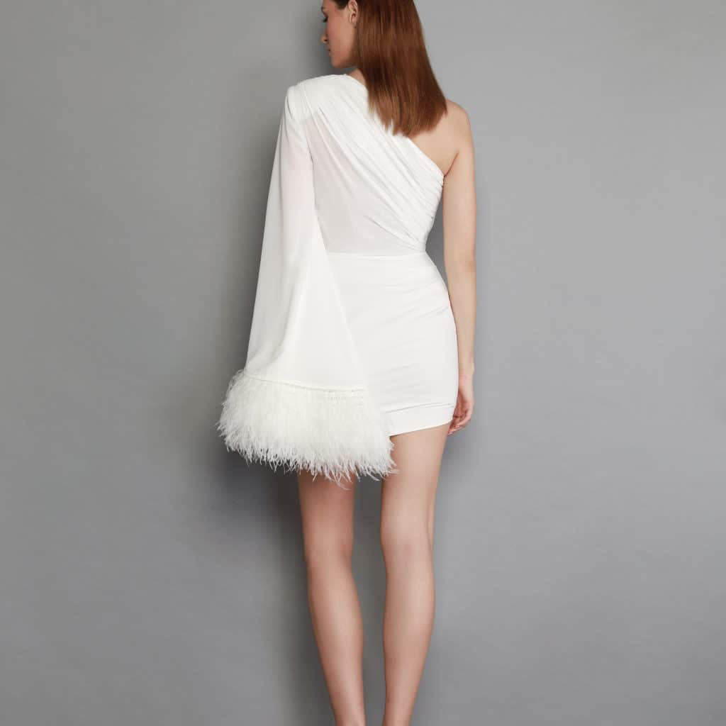 Woochic robe à plumes à une épaule manches évasées à volants plissée