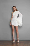 Woochic robe à plumes à une épaule manches évasées à volants plissée