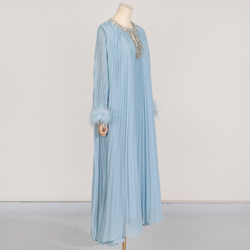 Woochic robe à plumes col rond strass plissée couture
