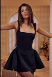 Woochic robe cocktail col carrée à bretelles trapèze cintrée noir S