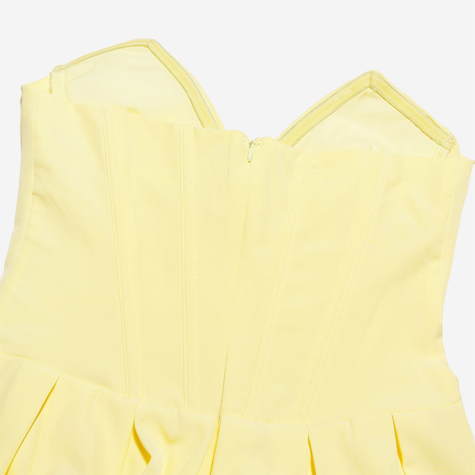 Woochic robe cocktail col en V dos nu cintrée bustier
