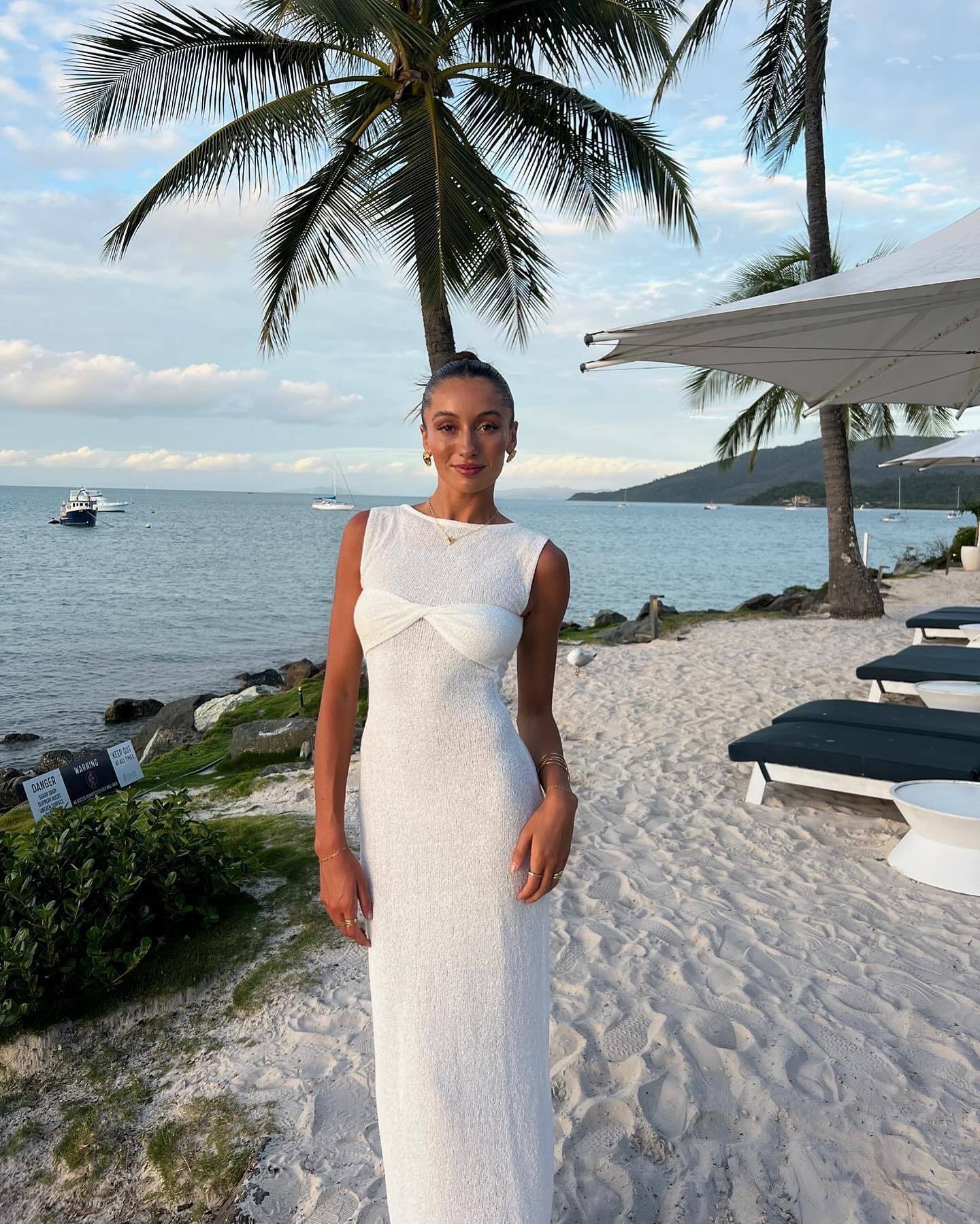 Woochic robe cocktail col rond tricoté découpes taille haute blanc S