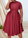 Woochics Robe mi-longue élégante à col ras du cou et couleur unie, grande taille, ceinturée